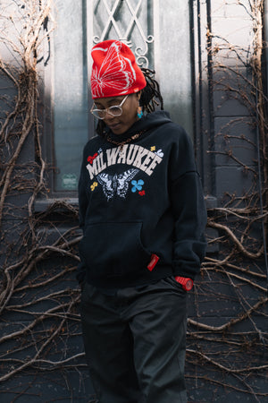 Milwaukee, Black Hoodie